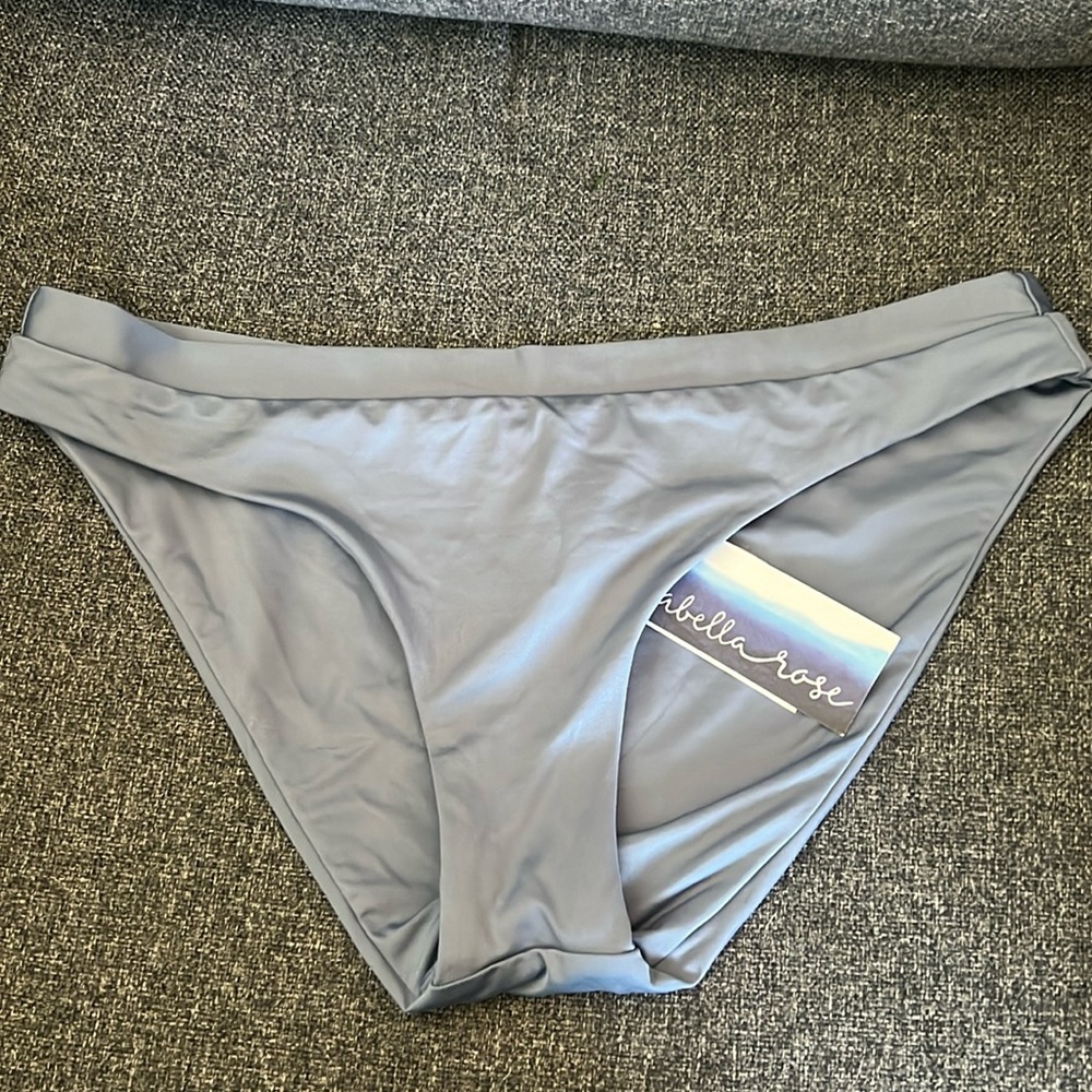 NWT swim bottoms in size M